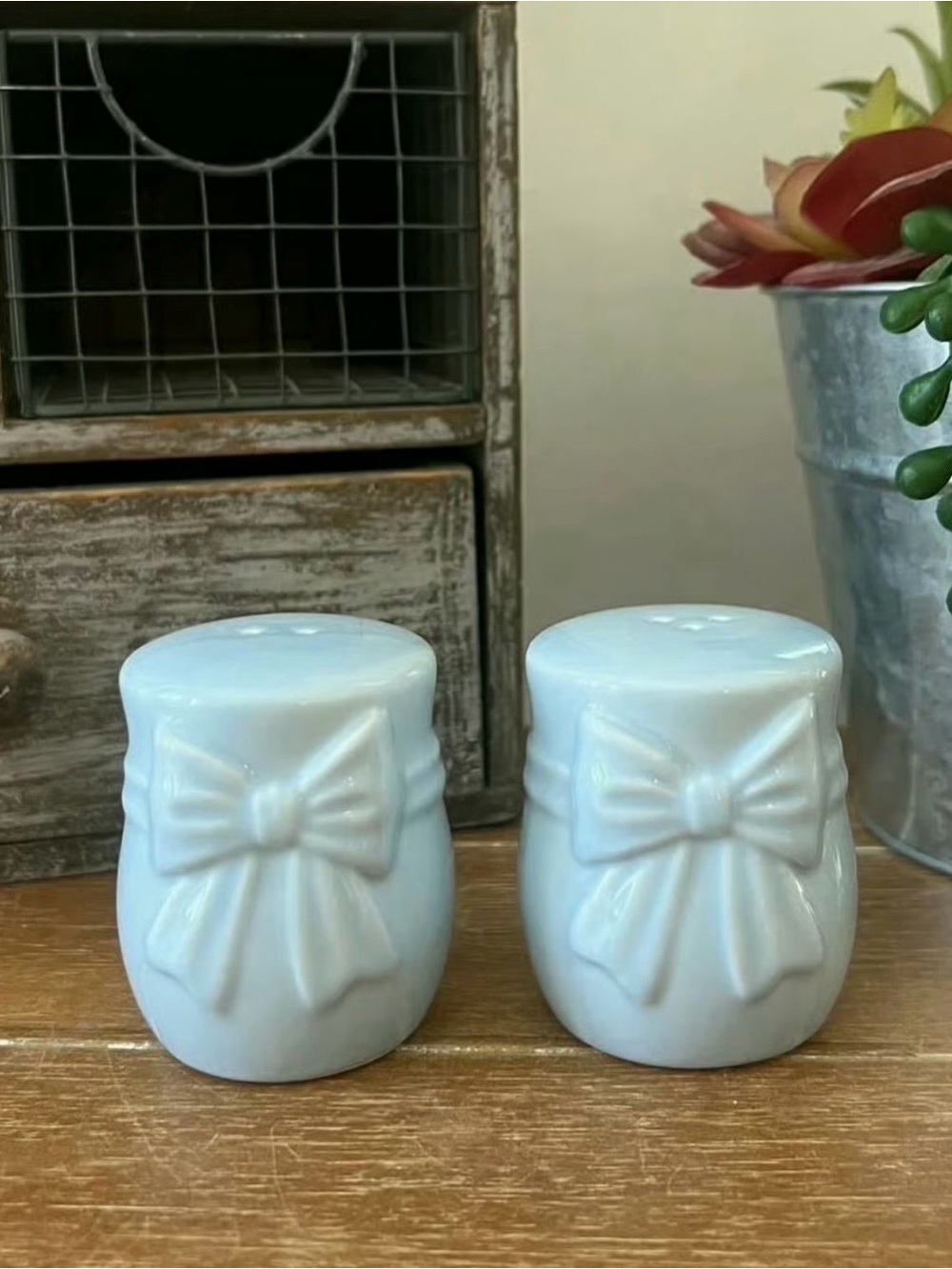 New Blue Embossed Bow Salt & Pepper Shakers
